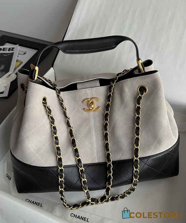Chanel 25a Tote Bag