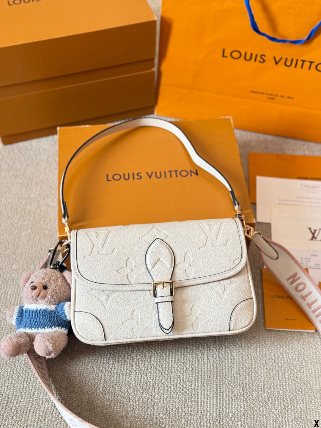 LV Louis Vuitton Tote Bag White 25x15cm