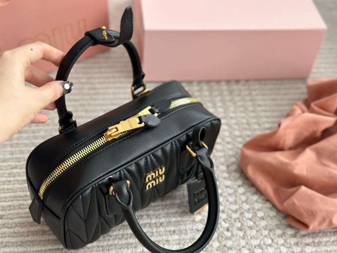 Miumiu Fashion Handbag Black Tote Bag