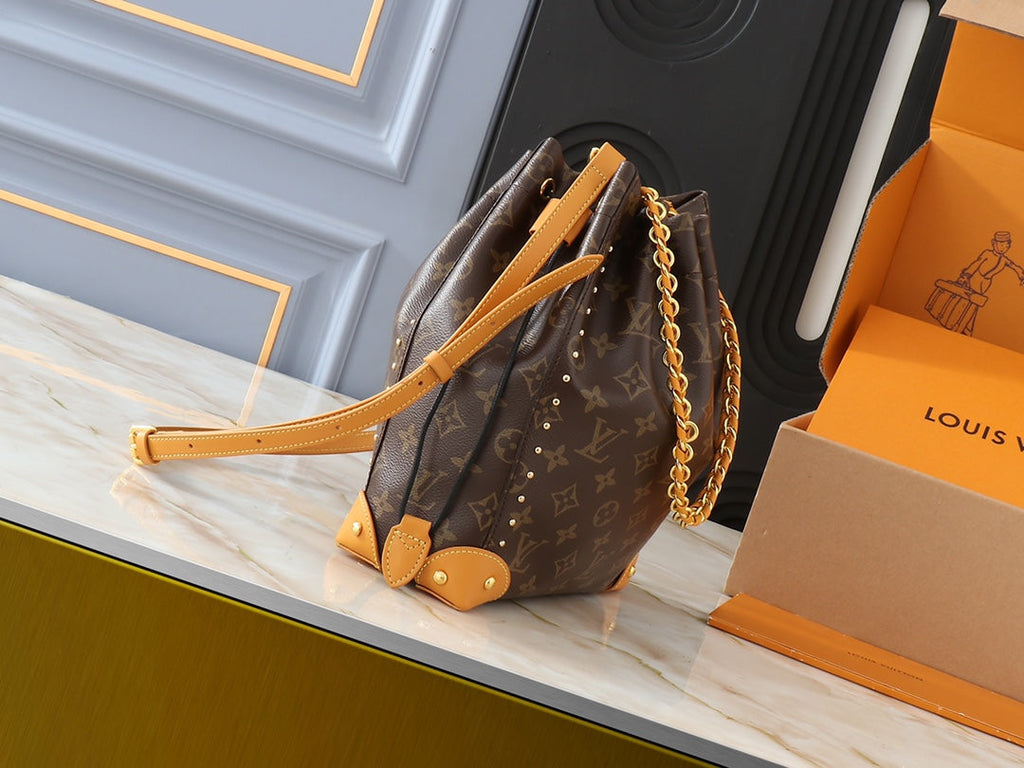 Louis Vuitton 2025 Cruise Noe Trunk bucket bag 22  x 25 x 8 cm