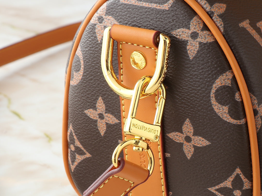 Louis Vuitton KEEPALL BANDOULIÈRE 25 Hand bag 25 x 15 x 11cm