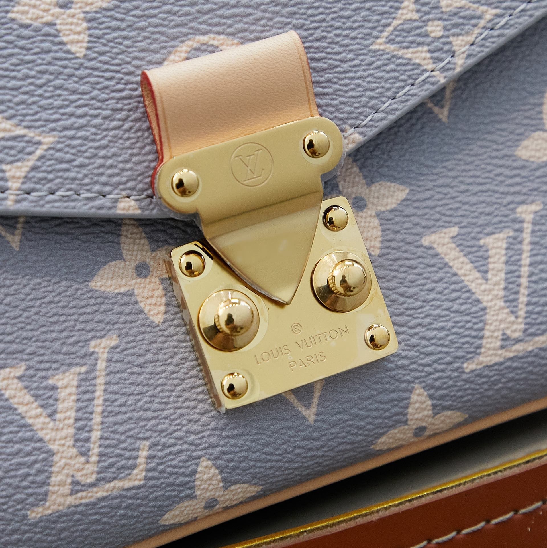 Louis Vuitton Pochette Métis East West Bag 21.5x13.5x6cm