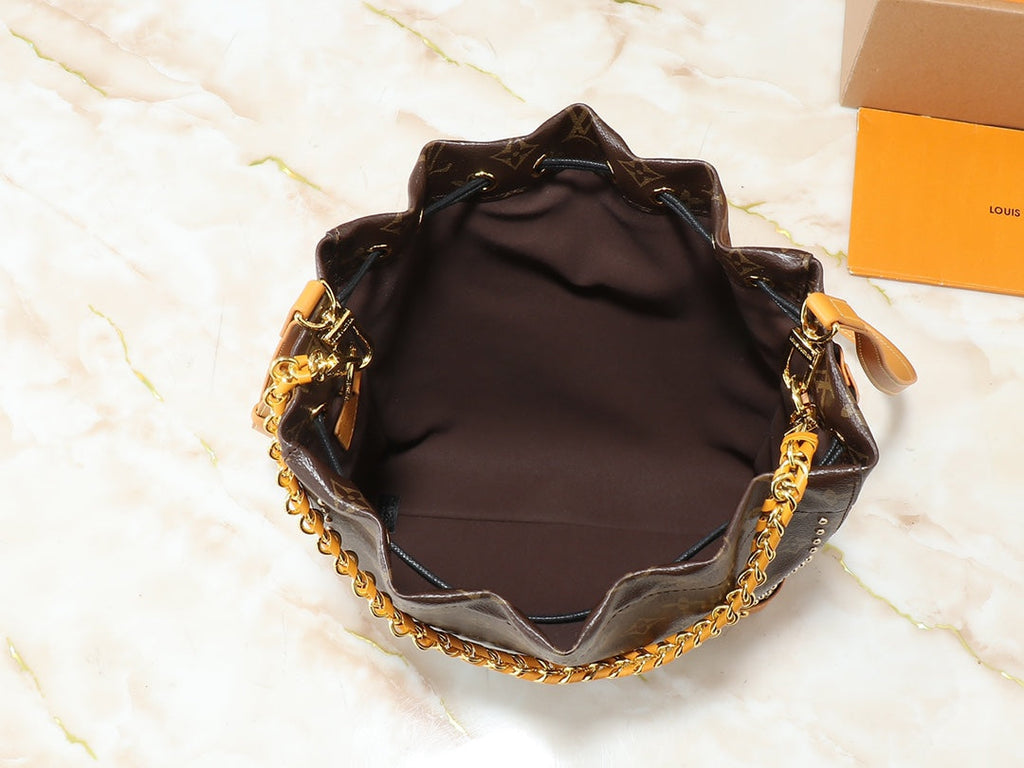 Louis Vuitton 2025 Cruise Noe Trunk bucket bag 22  x 25 x 8 cm